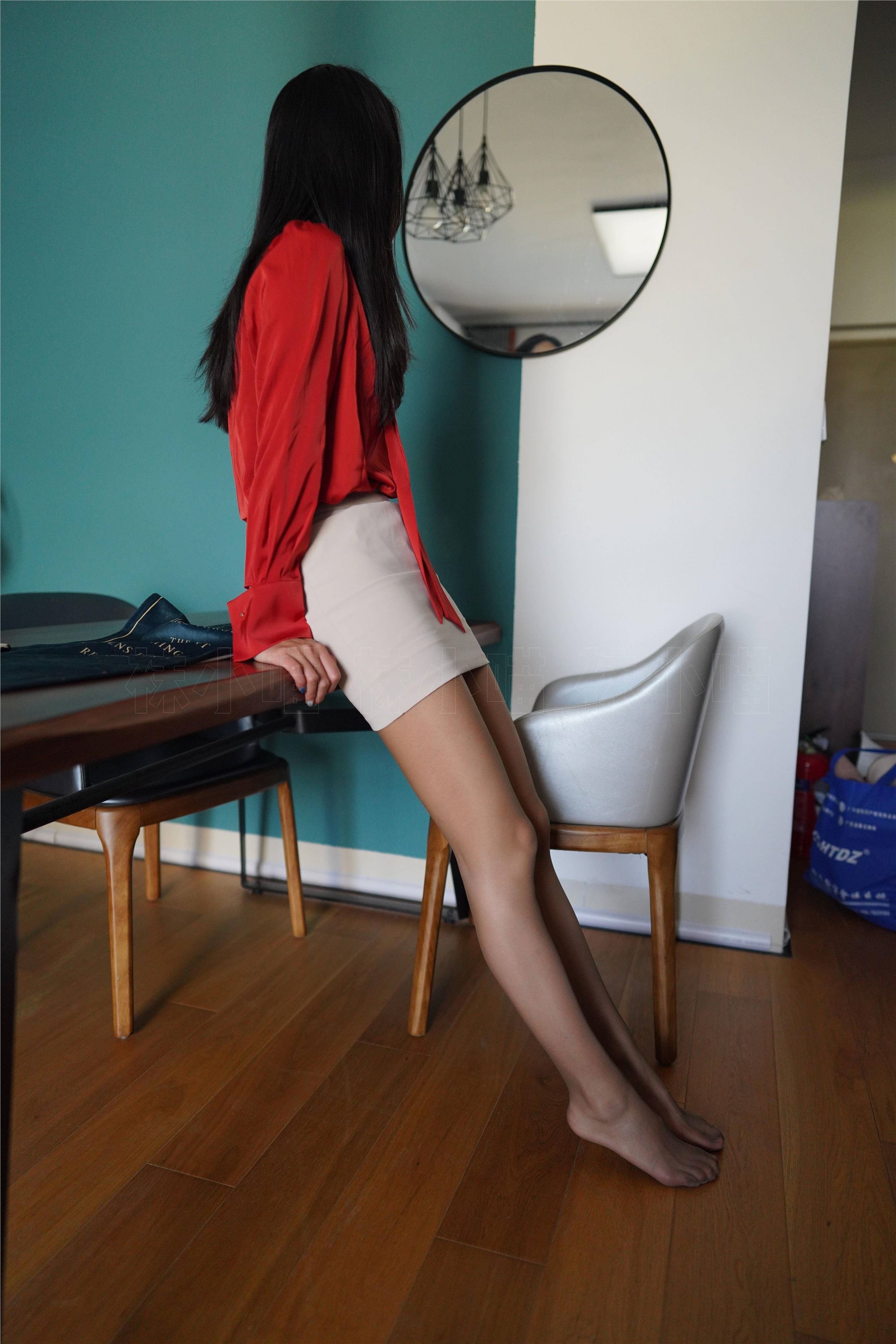 壹吻映画  2021.01.06 YW001 《红色衬衫-红红》